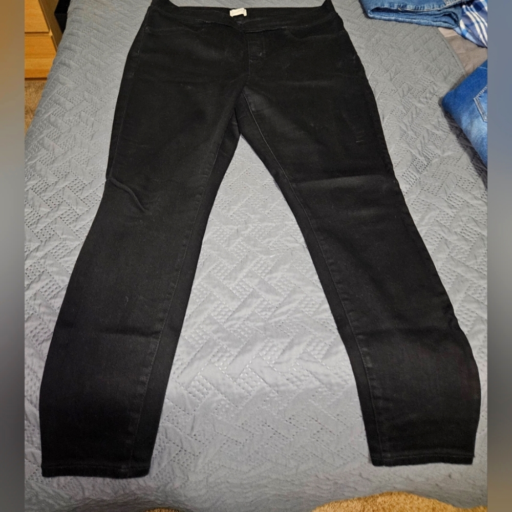 Universal Thread black jeans